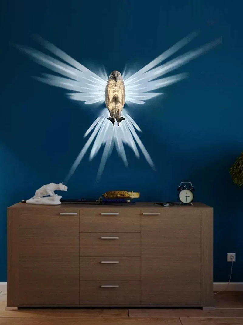 Adlerförmige Wandlampe